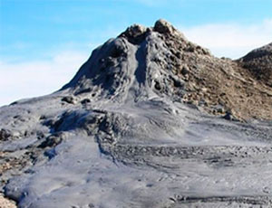 В Крыму произошло извержение грязевого вулкана: «лава» подошла вплотную к одному из сел