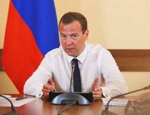 Медведев в Крыму: «Душно» и «Ситуация аховая»
