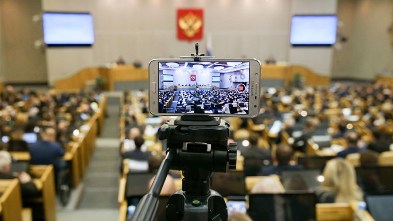 «Почему правительство РФ смотрит на Запад?» В Госдуме раскритиковали кабмин за отсутствие комплексных антисанкционных мер