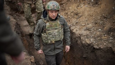 Аваков призвал Зеленского оставлять города ради сохранения украинской армии