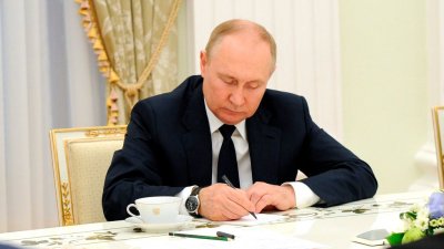 Путин поручил создать музеи СВО