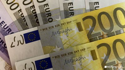Биржевой курс евро вновь поднялся выше 102 рублей