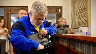 Суд в Киеве арестовал олигарха Коломойского