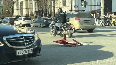 В центре Екатеринбурга на дорогах появились ямы (ФОТО)