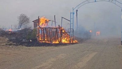 Пожары бушуют в пяти садоводствах Иркутской области